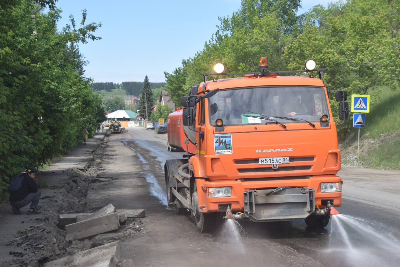 В Горно-Алтайске начались ремонтные работы по улице Социалистической |  06.06.2022 | Новости Горно-Алтайска - БезФормата